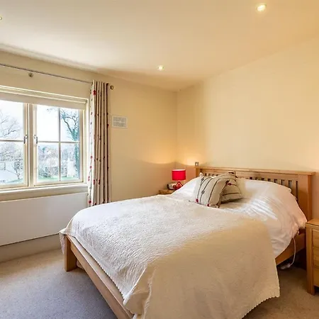 Spacious To Sleep 8 Just A Short Stroll From Ferienhaus *