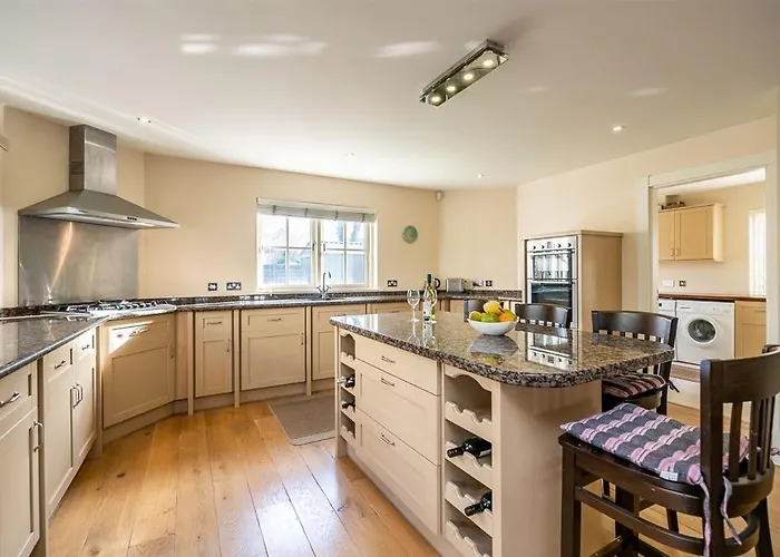 Spacious To Sleep 8 Just A Short Stroll From * Kenmare