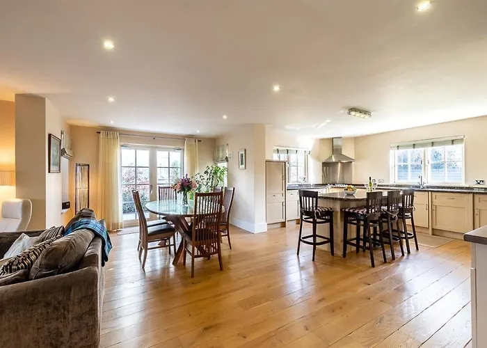 Spacious To Sleep 8 Just A Short Stroll From Kenmare