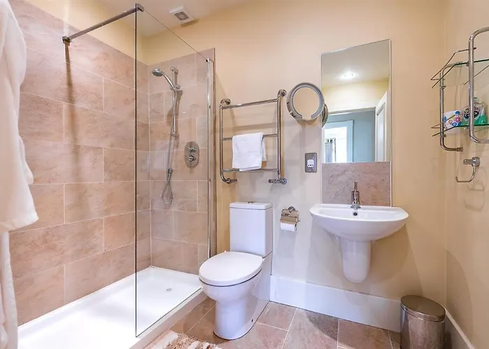 Spacious To Sleep 8 Just A Short Stroll From Casa vacanze *