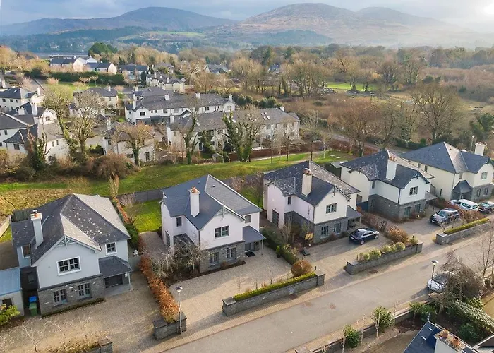 Casa vacanze Spacious To Sleep 8 Just A Short Stroll From *